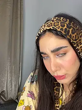Snapshot of Meryem_Queen chatting on 04.22.26 Meryem Queen online show from 04.22.26
