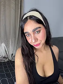 Snapshot of Meryem_Queen chatting on 05.27.26 Meryem Queen online show from 05.27.26