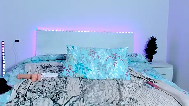 Snapshot of Shadow_Strik chatting on 12.30.24 Shadow Strik online show from 12.30.24