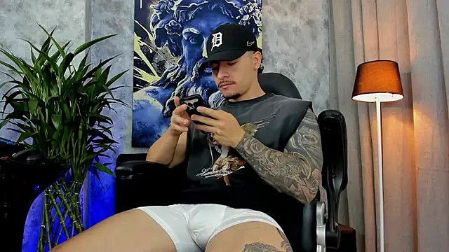 boyc022  online show from 10.13.25