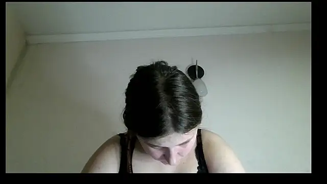 Snapshot of kila_lo chatting on 02.27.25 kila lo online show from 02.27.25