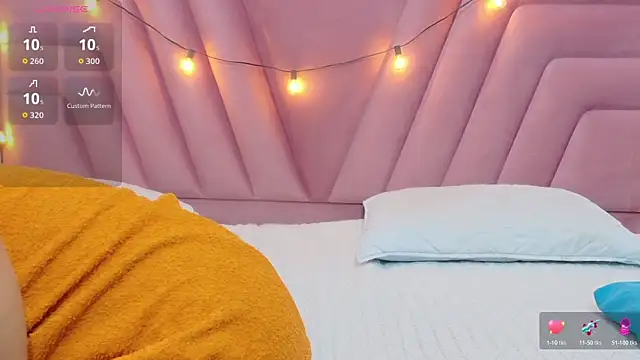 Snapshot of hornybarelylegalgirl chatting on 11.04.25 hornybarelylegalgirl online show from 11.04.25