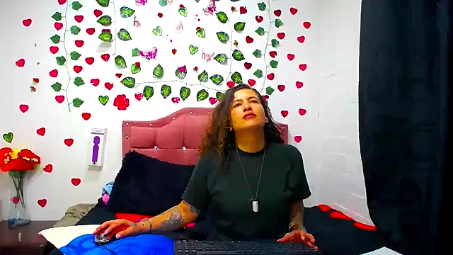 Snapshot of Leyla_Horny_Bg chatting on 01.30.25 Leyla Horny Bg online show from 01.30.25