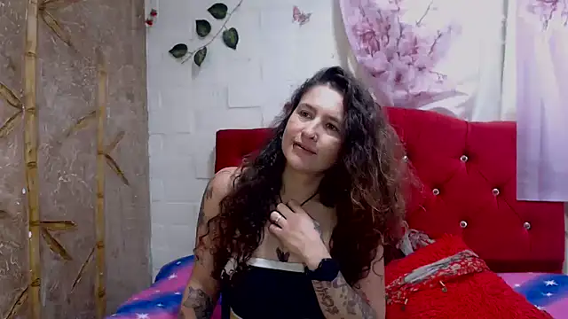 Snapshot of Leyla_Horny_Bg chatting on 03.19.25 Leyla Horny Bg online show from 03.19.25