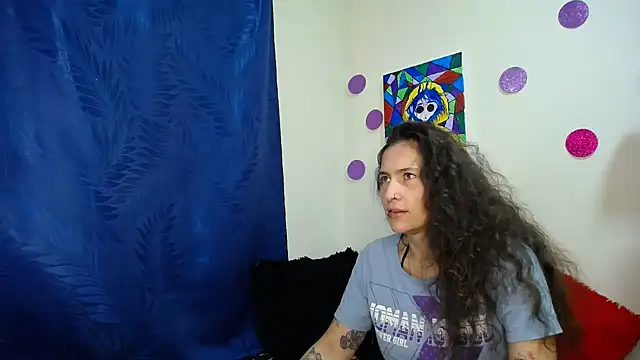 Snapshot of Leyla_Horny_Bg chatting on 10.17.25 Leyla Horny Bg online show from 10.17.25