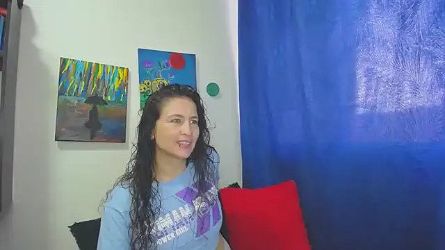 Snapshot of Leyla_Horny_Bg chatting on 10.20.25 Leyla Horny Bg online show from 10.20.25