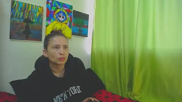 Snapshot of Leyla_Horny_Bg chatting on 11.20.25 Leyla Horny Bg online show from 11.20.25