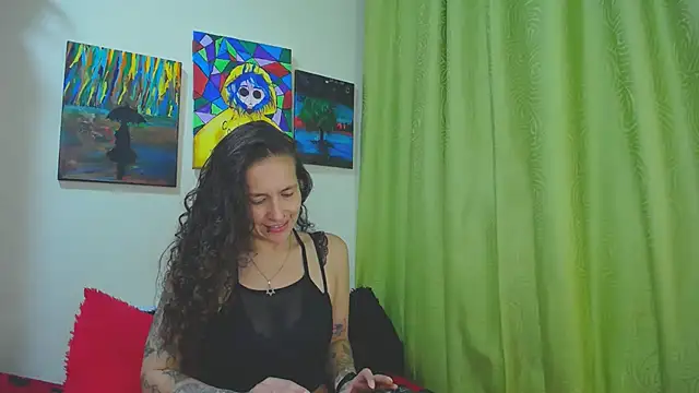 Snapshot of Leyla_Horny_Bg chatting on 11.24.25 Leyla Horny Bg online show from 11.24.25