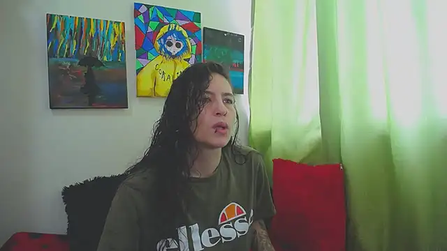 Snapshot of Leyla_Horny_Bg chatting on 11.25.25 Leyla Horny Bg online show from 11.25.25