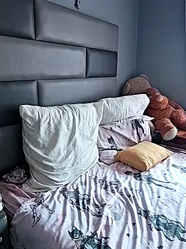 identity121710 online show from 11.27.25