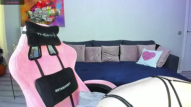 Snapshot of BritneyLix chatting on 01.29.25 BritneyLix online show from 01.29.25