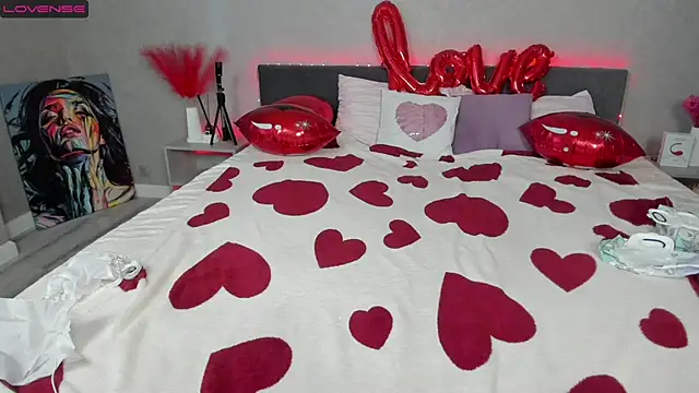 Snapshot of BritneyLix chatting on 02.20.25 BritneyLix online show from 02.20.25