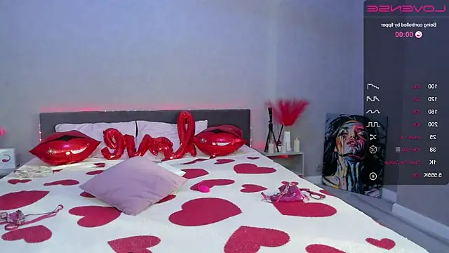 Snapshot of BritneyLix chatting on 02.22.25 BritneyLix online show from 02.22.25