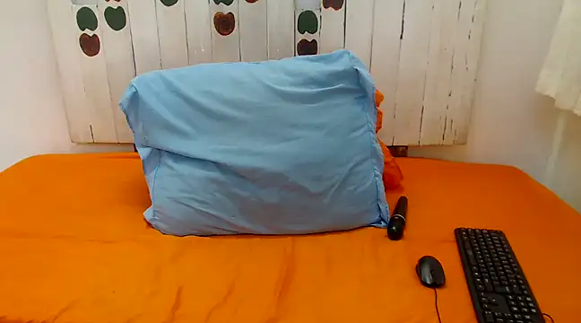 Snapshot of SexyEbony37X chatting on 03.22.25 SexyEbony37X online show from 03.22.25