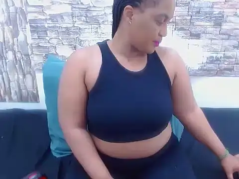 Snapshot of SexyEbony37X chatting on 09.16.25 SexyEbony37X online show from 09.16.25