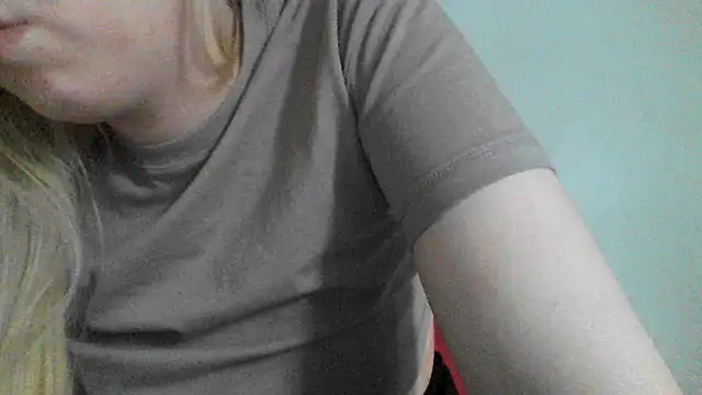 Snapshot of bunnyamy chatting on 01.17.25 bunnyamy online show from 01.17.25