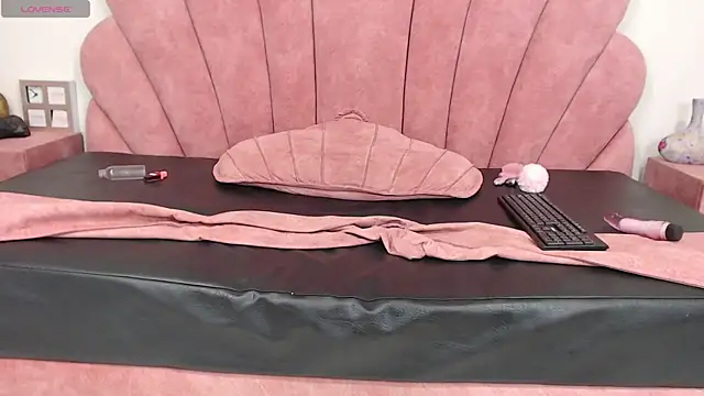 Candy Bony online show from 07.06.26