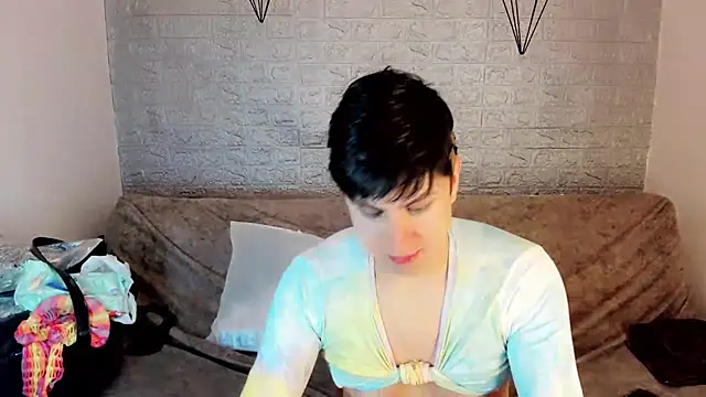 Snapshot of Oxana-Novikov chatting on 05.19.26 Oxana-Novikov online show from 05.19.26