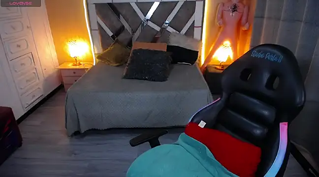 Snapshot of Kate_Laurence_ chatting on 02.06.25 Kate Laurence online show from 02.06.25