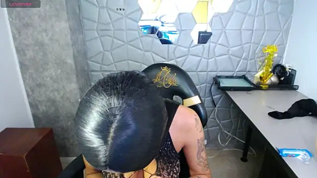 Tiffanny online show from 03.22.25