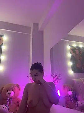 Snapshot of lissa_yasemin chatting on 03.22.25 lissa yasemin online show from 03.22.25