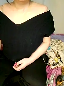 Snapshot of Osha10 chatting on 02.02.25 Osha10 online show from 02.02.25