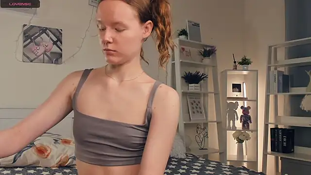 Snapshot of ZaraBluitt chatting on 10.26.25 ZaraBluitt online show from 10.26.25