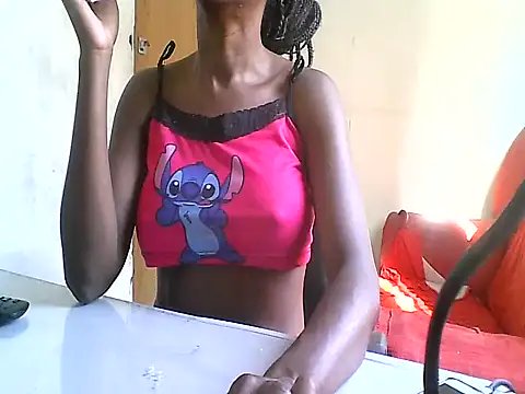 Snapshot of maisinha3193 chatting on 09.08.25 maisinha3193 online show from 09.08.25