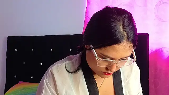 Snapshot of Sweet_xuee18 chatting on 01.28.25 Sweet xuee18 online show from 01.28.25