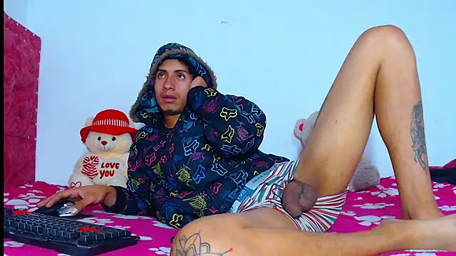 Snapshot of BIG_cockpether chatting on 12.04.24 BIG cockpether online show from 12.04.24