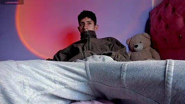 Snapshot of BIG_cockpether chatting on 09.25.25 BIG cockpether online show from 09.25.25