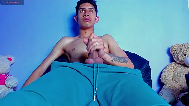 Snapshot of BIG_cockpether chatting on 10.29.25 BIG cockpether online show from 10.29.25