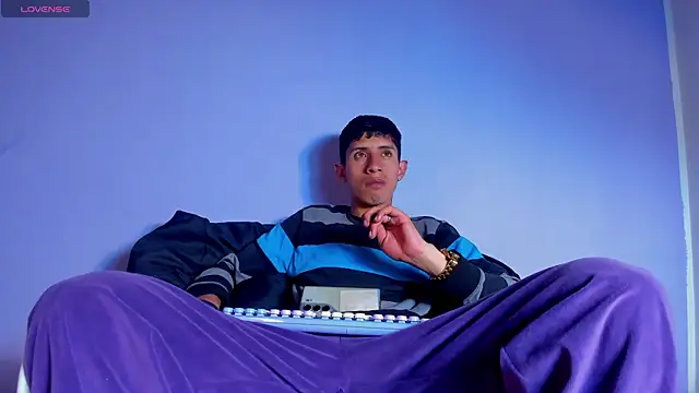 Snapshot of BIG_cockpether chatting on 12.14.25 BIG cockpether online show from 12.14.25