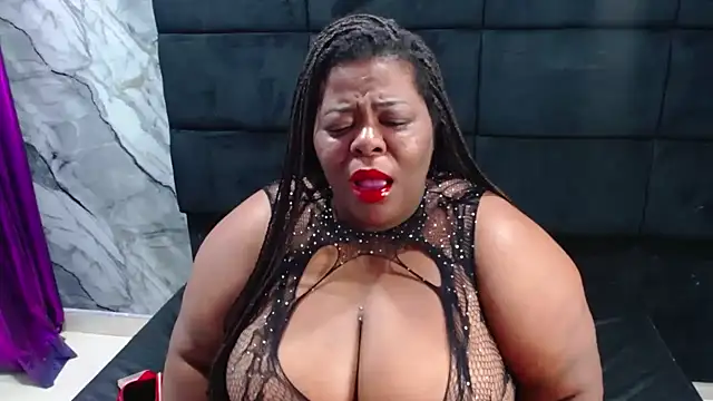 Snapshot of rocio_bbw_ chatting on 01.19.25 rocio bbw online show from 01.19.25