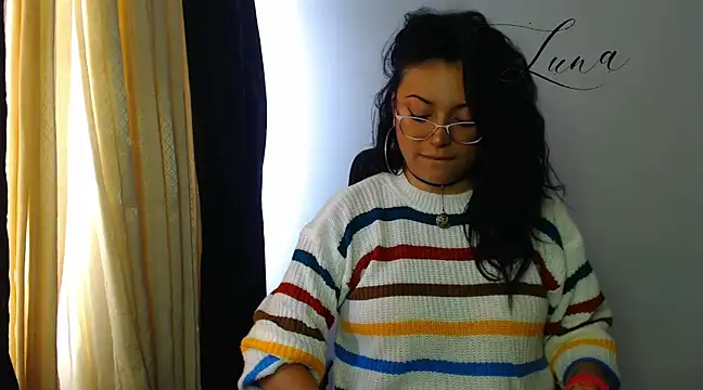 Snapshot of Lunavega1 chatting on 03.05.25 Lunavega1 online show from 03.05.25