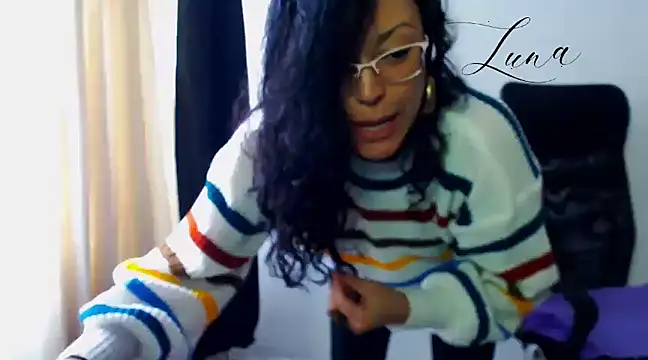 Snapshot of Lunavega1 chatting on 03.17.25 Lunavega1 online show from 03.17.25