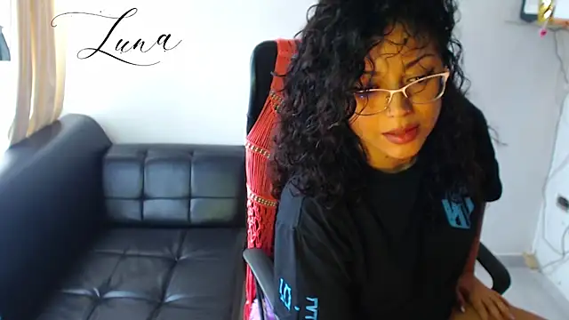 Snapshot of Lunavega1 chatting on 09.10.25 Lunavega1 online show from 09.10.25