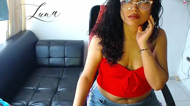 Snapshot of Lunavega1 chatting on 09.11.25 Lunavega1 online show from 09.11.25