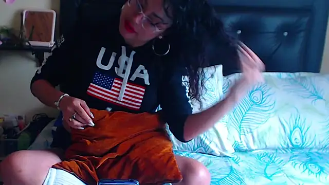 Snapshot of Lunavega1 chatting on 01.12.26 Lunavega1 online show from 01.12.26