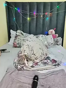 Snapshot of TheeNicole chatting on 02.27.26 TheeNicole online show from 02.27.26