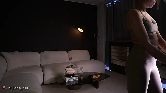 paulacora100 online show from 04.01.26