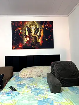 Snapshot of bbzinharosa chatting on 10.24.25 bbzinharosa online show from 10.24.25