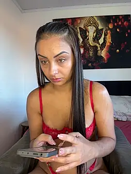 Snapshot of bbzinharosa chatting on 02.28.26 bbzinharosa online show from 02.28.26