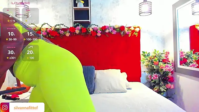 Snapshot of SilvannaFit chatting on 06.25.26 SilvannaFit online show from 06.25.26