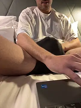 Snapshot of taallguyy_196 chatting on 10.12.25 taallguyy 196 online show from 10.12.25