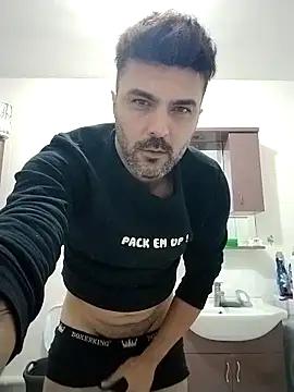 Snapshot of hot_man_eray chatting on 10.19.25 hot man eray online show from 10.19.25