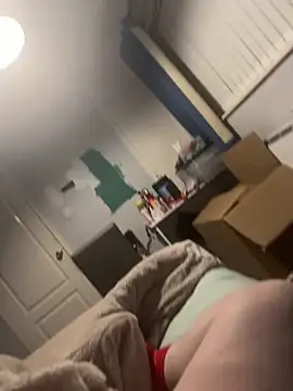 Snapshot of AmberTaylorXxx chatting on 12.17.25 AmberTaylorXxx online show from 12.17.25