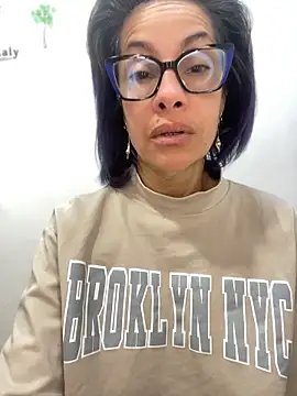 Snapshot of Goddess-Love- chatting on 04.19.26 Goddess-Love- online show from 04.19.26