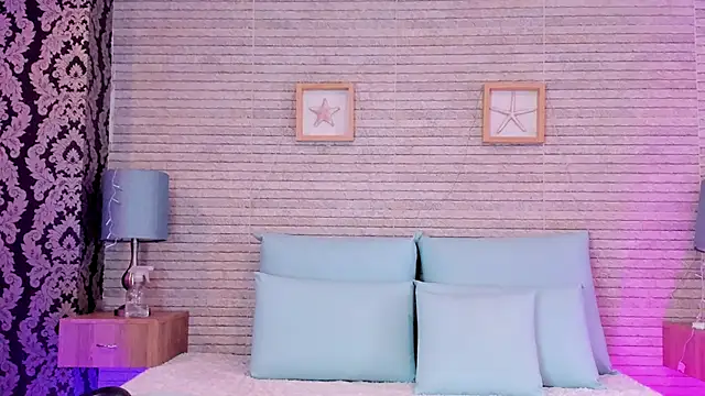 Catalinna Thompson online show from 12.29.24