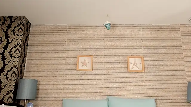 Catalinna Thompson online show from 01.17.25